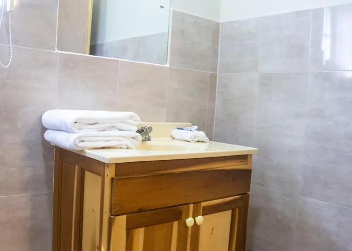 Bed & Breakfast Holidays At Heaven Runaway Bay