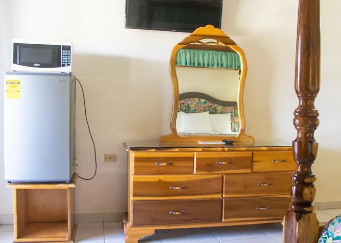 Holidays At Heaven Runaway Bay